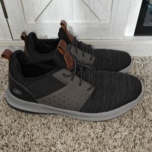 Skechers Men's Classic Fit Delson-Camben sneakers Black & Grey Size 10 Slip On